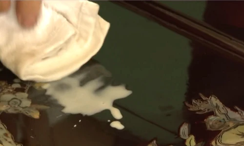 Mẹo làm mới đồ gỗ đón Tết đơn giản nhanh chóng