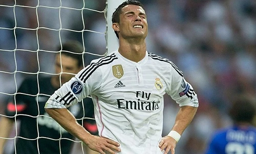 Top 10 khoảnh khắc kém may mắn của Cristiano Ronaldo