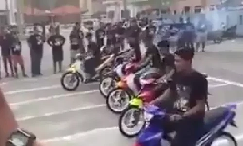 Cuộc đua xe mới lạ chưa từng thấy