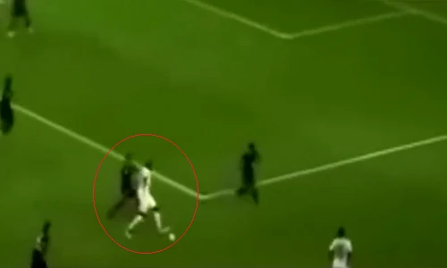 Pha bóng "nóng mắt" khiến Ronaldo không giữ được bình tĩnh