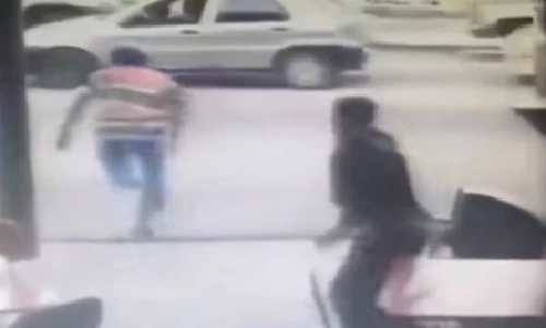 “Thánh nhọ” đi cướp điện thoại