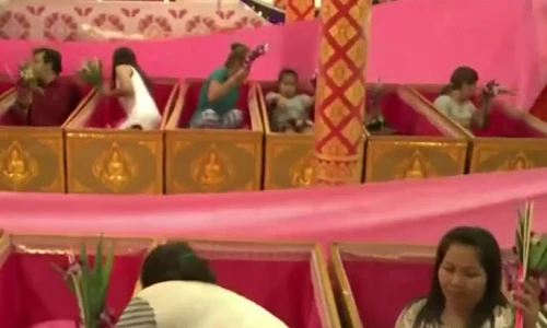 Hàng trăm người giả chết mỗi ngày ở Thái Lan