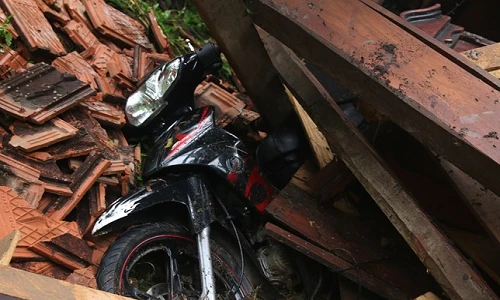 Chùm ảnh: Lũ quét làm quốc lộ 7 tắc nghẽn nhiều giờ