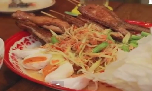 Gỏi đu đủ xanh kiểu Thái: Chồng gật, vợ ưng