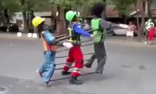 Có bao nhiêu trai trẻ, đẹp trong video?