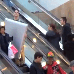 Ôi! Chiếc điện thoại khủng thật đó!