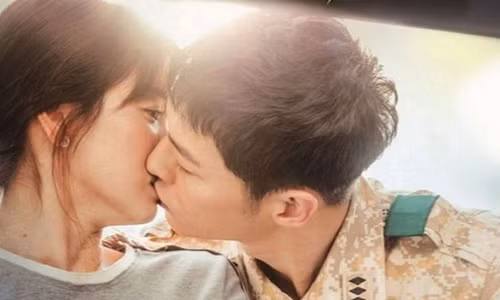 “Hậu duệ mặt trời” bị coi là “hiểm họa” tại Trung Quốc