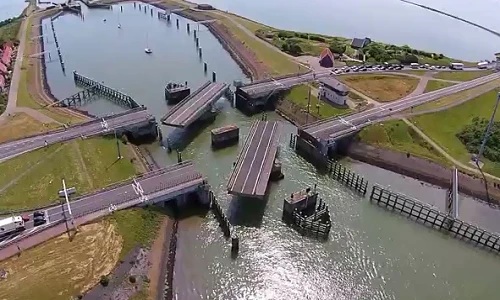 Cây cầu ma thuật, "khắc nhập - khắc xuất" như trong phim