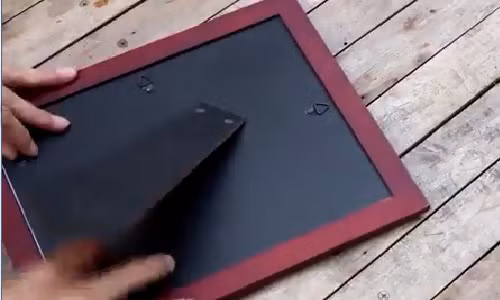 10 nơi giấu tiền không ngờ của các ông chồng láu cá