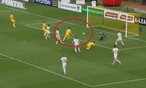 Bàn thắng ra mắt may mắn nhất từng thấy