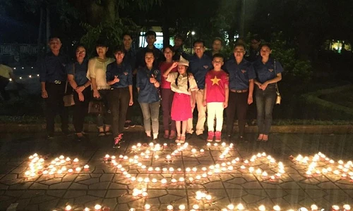 Ánh nến lung linh khắp nhà đại tướng Võ Nguyên Giáp trong đêm 27/7