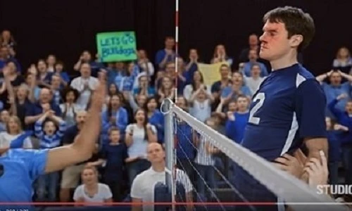 Tình huống đánh bóng chuyền kinh dị nhất quả đất