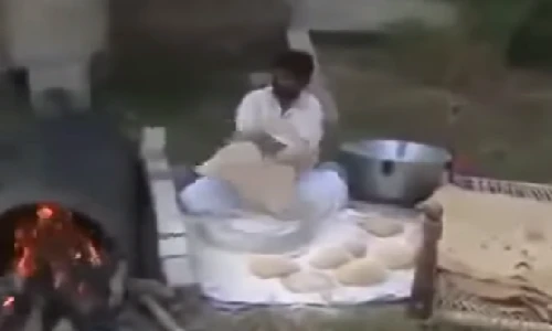 Xuất hiện thánh làm bánh cực nhanh