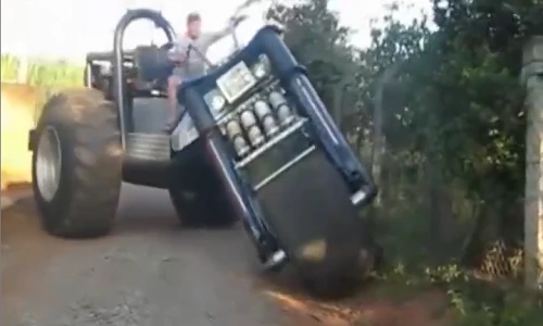 Xe ba bánh siêu khủng gây ngạc nhiên