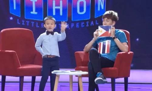 Thán phục bé 4 tuổi nhớ vanh vách tên nhiều quốc gia