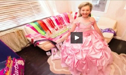 Vẻ siêu dễ thương của “Nữ hoàng sắc đẹp” 9 tuổi Anh