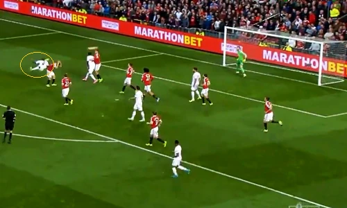 Chiêm ngưỡng 5 bàn thắng đẹp nhất lượt đi Ngoại hạng Anh