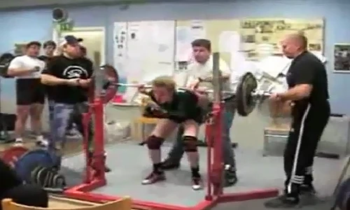 Cười lăn lộn với những tai nạn trong cử tạ