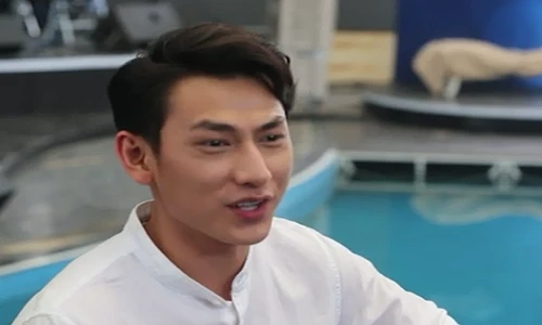 Isaac tiết lộ tuyệt chiêu quyến rũ fan nữ