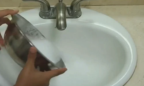 Cách chữa vòi nước, bồn rửa mặt bị tắc đơn giản mà hiệu quả