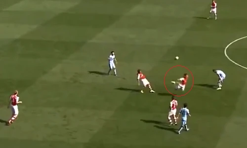 Khoảnh khắc hài hước đáng nhớ nhất bóng đá thế giới 2015