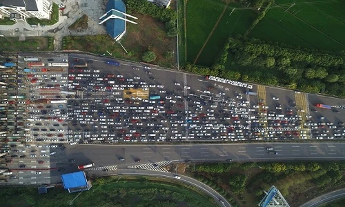 Cảnh tắc đường cao tốc ở Trung Quốc gây choáng