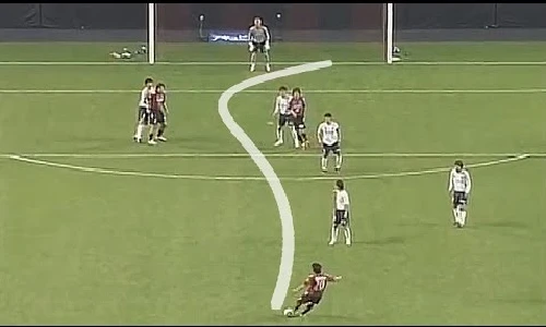 Top 10 pha ghi bàn đẹp mắt từ xa