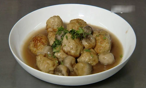 Cách làm gà viên sốt nấm ngọt ngon giàu dinh dưỡng