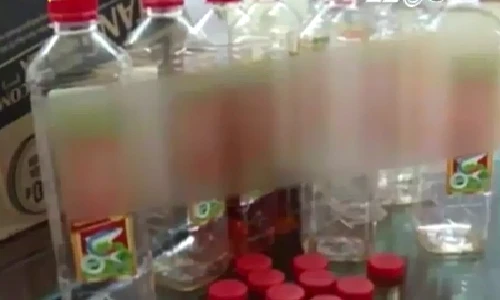 Nước mắm làm từ muối và phẩm màu, giá rẻ hơn nước lọc