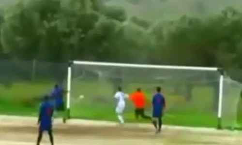 Pha sút bóng đen đủi nhất thế giới