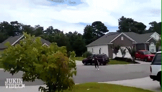 Sao kính cứng quá vậy?