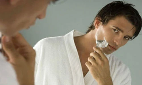 Mách quý ông bí quyết cạo râu đúng cách