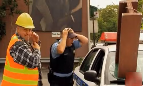 Clip hài hước: Tai nạn kỳ lạ với xe ô tô