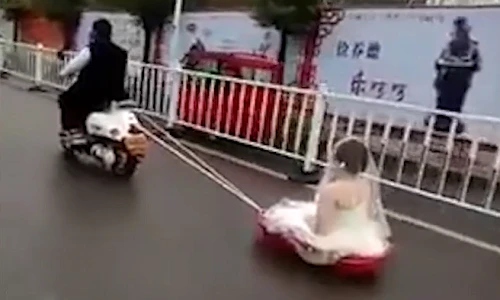 Xe “mui trần” có một không hai của chú rể trong ngày cưới