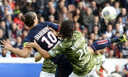 15 pha đánh gót ghi bàn đẳng cấp trong bóng đá