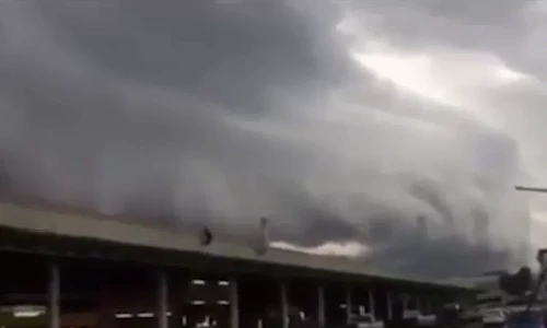 Mây sóng xuất hiện khiến người dân Thái Lan hoảng sợ