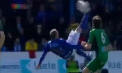 Cận cảnh pha móc bóng ghi bàn đẳng cấp từ cự ly 30m