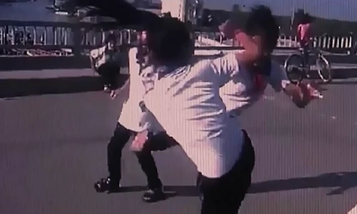 Làm gì khi bị hành hung, tung clip lên mạng?