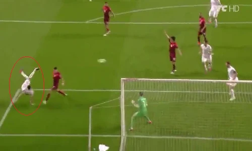 Siêu phẩm xe đạp chổng ngược tuyệt đẹp của Nemanja Matic