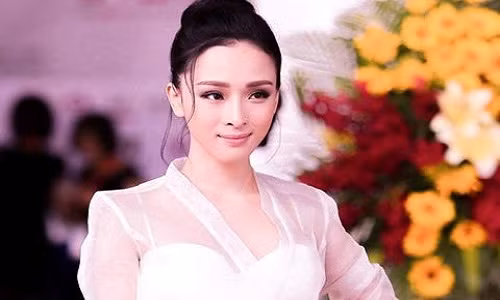 Khả năng viết nhạc, sách đáng nể của Hoa hậu Phương Nga