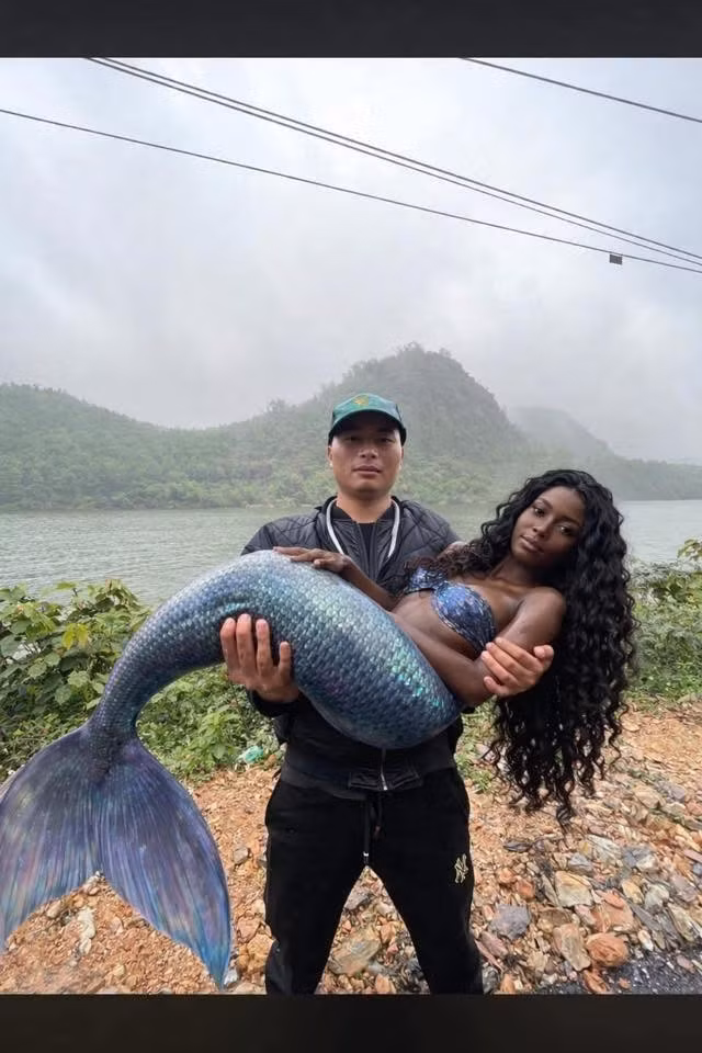 Thậm chí, có những bức ảnh khiến khổ chủ cũng phải "đỏ mặt" vì độ táo bạo của người chỉnh sửa.