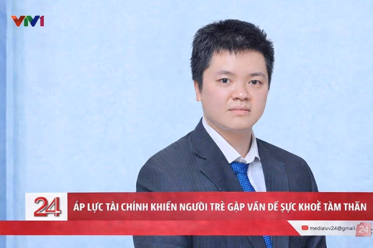 Thậm chí, nhiều người còn nhanh nhạy biến dòng trạng thái thành một lời mời chào đầy duyên dáng cho dịch vụ mà mình đang cung cấp. "Mọi người ủng hộ em chút đào chút quất để em tìm lại nụ cười ngờ nghệch, hồn nhiên tuổi 18 với ạ" - một người kinh doanh bán đào, quất dịp Tết chia sẻ. (Ảnh Tổng hợp)