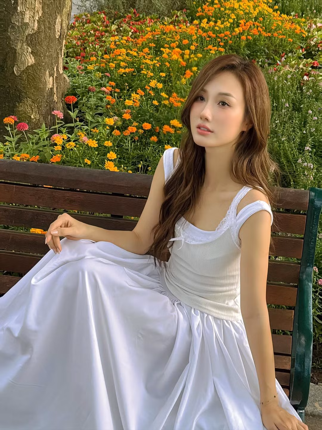 Khánh Ly đã dần trở nên quen mặt với khán giả qua nhiều bộ phim truyền hình nổi tiếng của VTV như Thương ngày nắng về, Hương vị tình thân, Trạm cứu hộ trái tim và đặc biệt là Đi giữa trời rực rỡ. (Ảnh: FBNV)