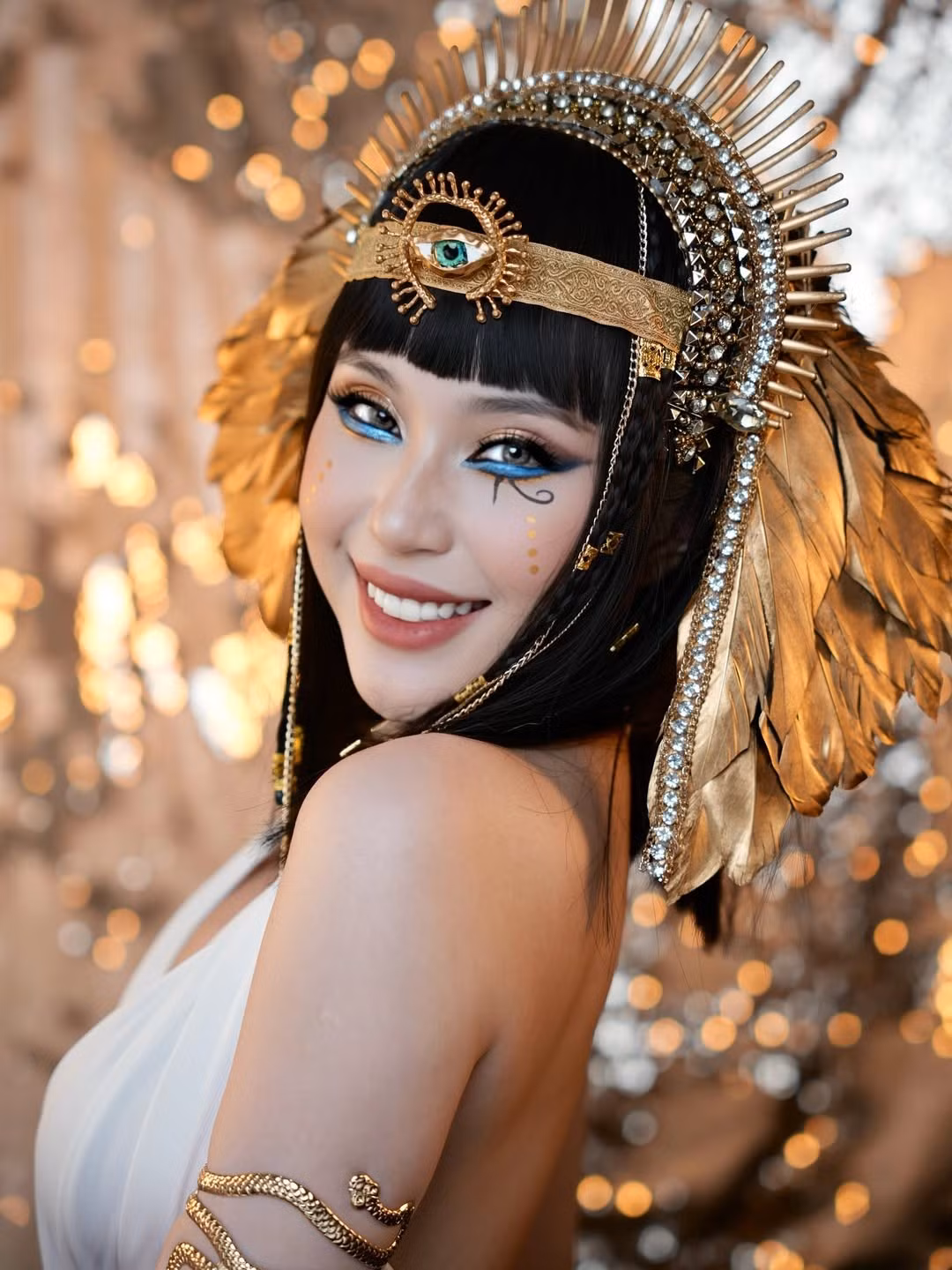 Ngoài Ciin, màn biến hình của Quỳnh Thi cũng nhận về nhiều sự quan tâm.