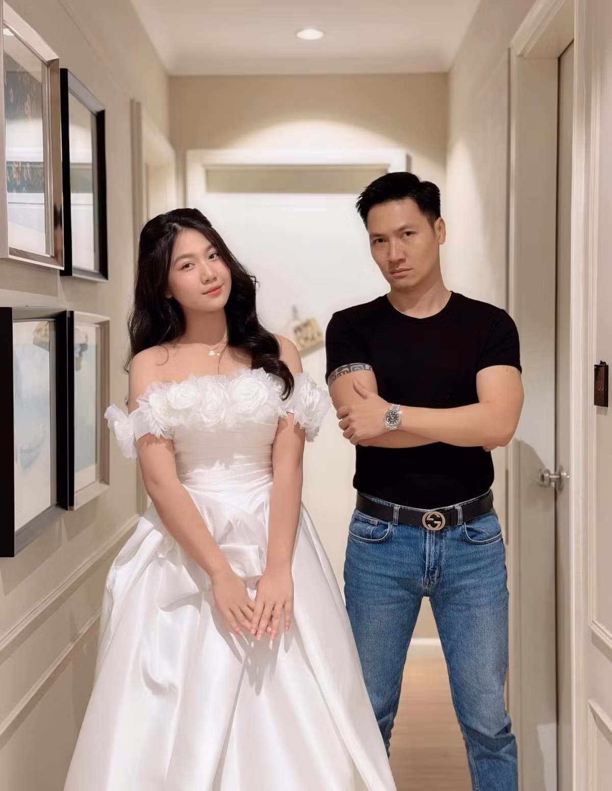Con gái Mạnh Trường có phong cách thời trang dịu dàng, nữ tính. Cô bé vẫn giữ được nét trong sáng, hồn nhiên đúng tuổi. (Ảnh: FB Nguyen Manh Truong)