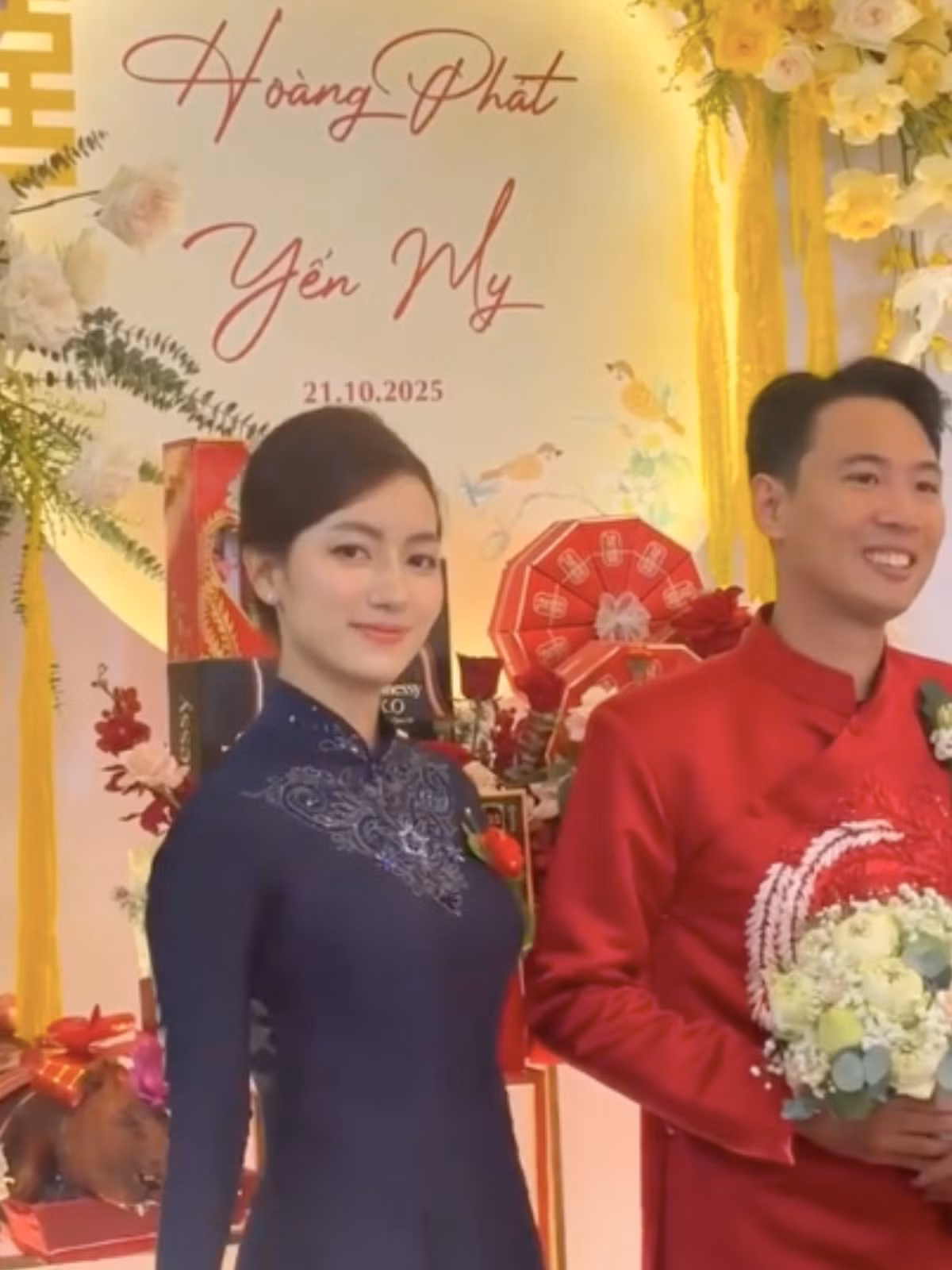 Những ngày gần đây, cộng đồng mạng xôn xao trước loạt ảnh từ một đám cưới, trong đó, một người phụ nữ được cho là mẹ chồng với vẻ ngoài vô cùng trẻ trung và rạng rỡ đang thu hút rất nhiều sự chú ý. (Ảnh: msyen1406)