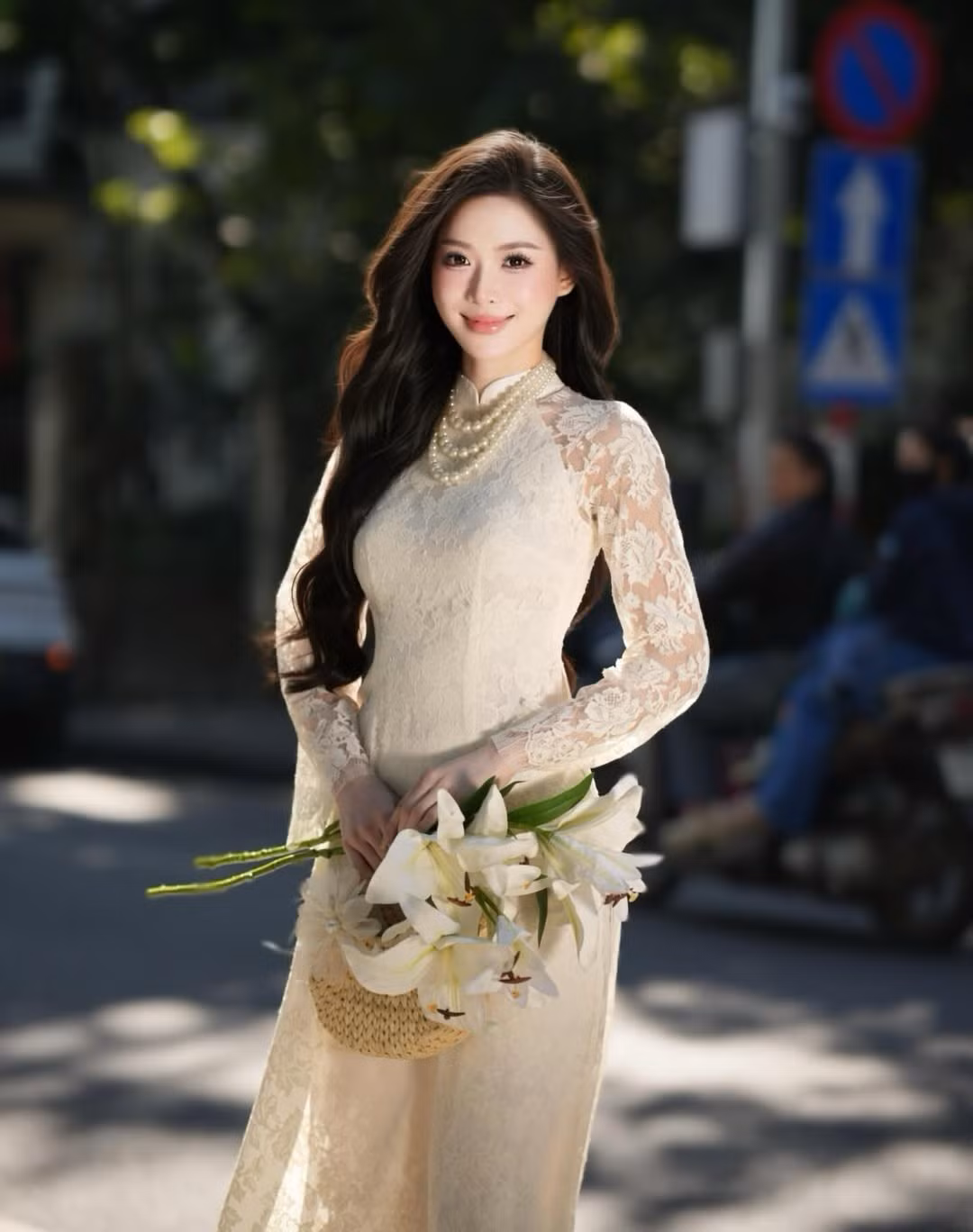 Bên cạnh nhan sắc rạng rỡ, Mai Thị Hà Thu còn là minh chứng cho hình mẫu "con nhà người ta" với sự kết hợp hoàn hảo giữa tri thức, bản lĩnh và phong cách sống hiện đại. (Ảnh: IGNV)