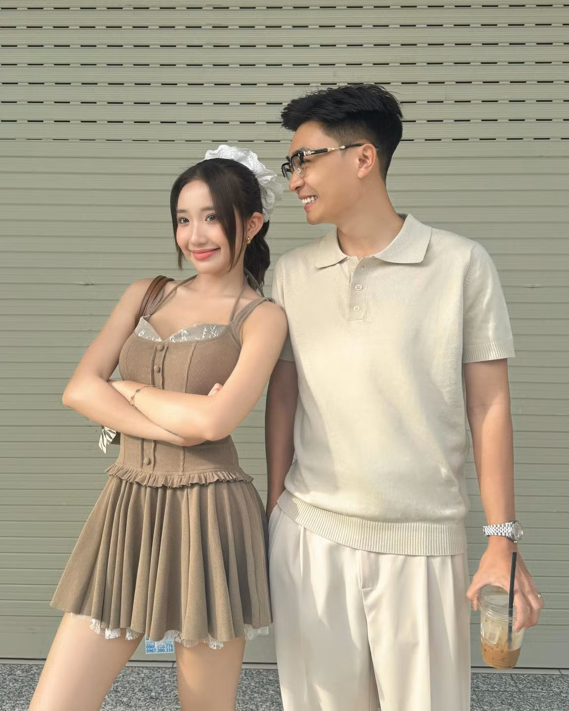 Tính đến thời điểm hiện tại, Duy Nhỏ vẫn giữ thái độ im lặng, không giải thích về những tin nhắn "tán tỉnh" bị lộ hay tình trạng hôn nhân hiện tại. Trong những bài viết trên trang cá nhân của anh, nhiều người đã tràn vào để lại những bình luận mong Duy Nhỏ chính thức lên tiếng.