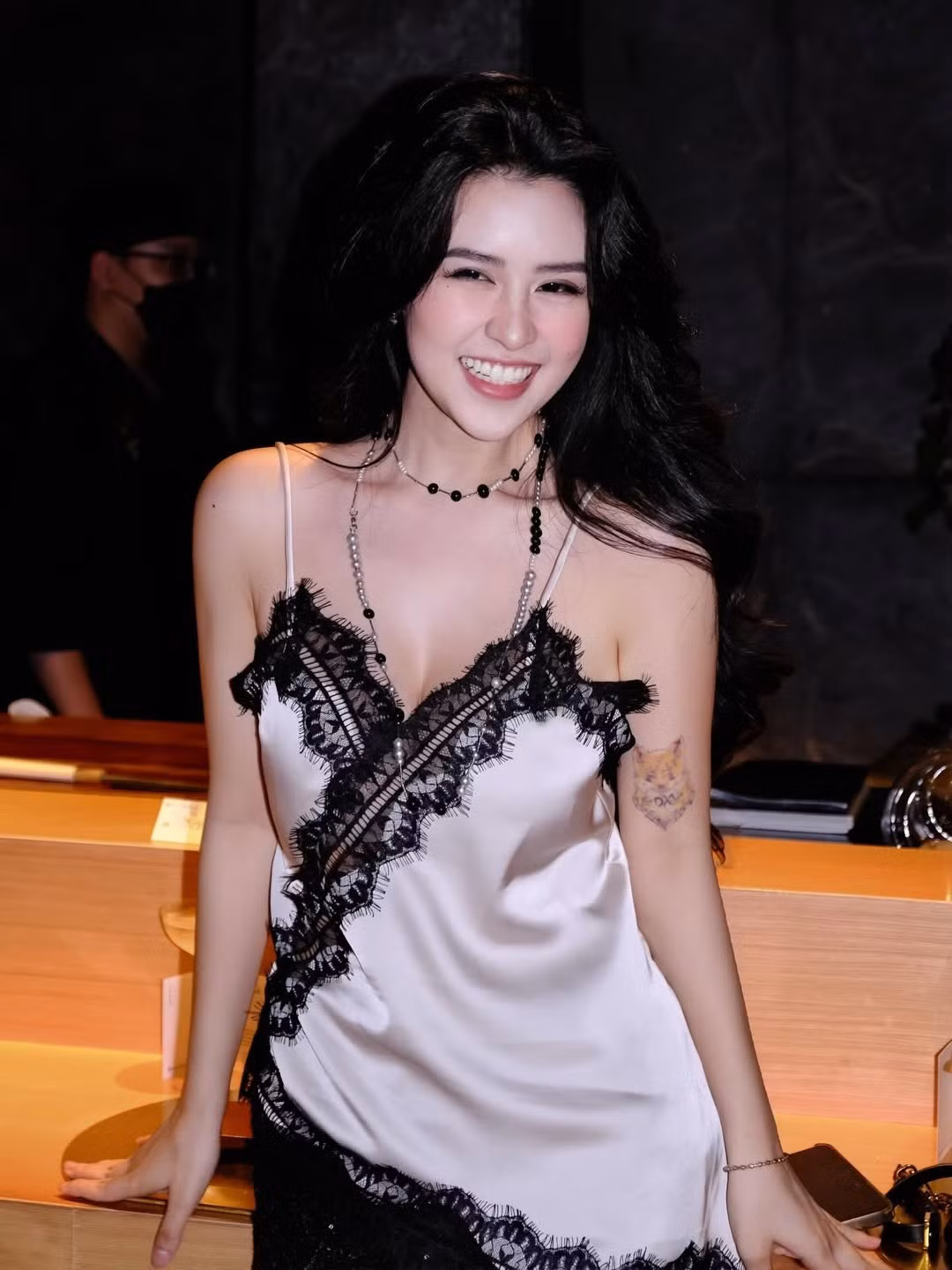 Trước đó, người đẹp gốc Gia Lai cũng từng "làm mưa làm gió" trên các nền tảng mạng xã hội và tham gia nhiều dự án web-drama, cuộc thi nhan sắc (Miss Earth Vietnam 2023). (Ảnh: IGNV)