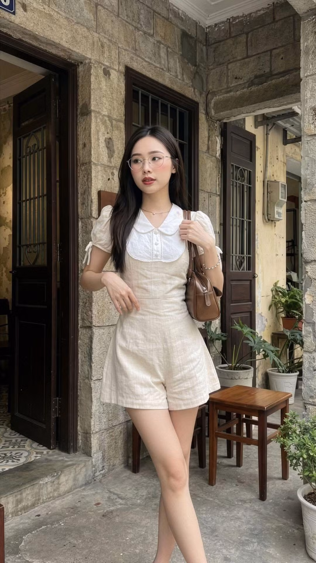 Cùng một bộ quần áo đó, cùng một khuôn mặt đó, nhưng chỉ cần bước chân ra khỏi cửa văn phòng sau 5 giờ chiều, các nàng như biến thành một con người hoàn toàn khác.